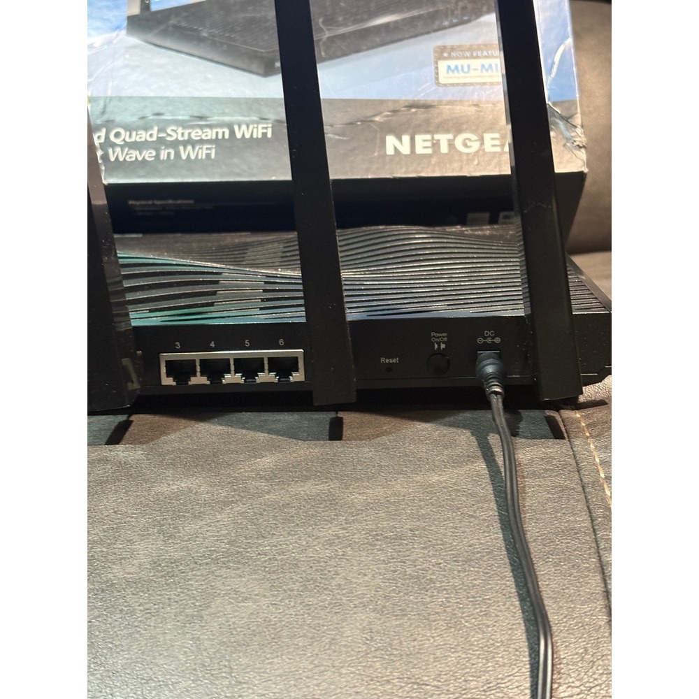 Netgear Nighthawk X8 AC5000 Smart WiFi Router R8300 Tri-Band Quad-Stream MU-MIMO - Picture 6 of 11